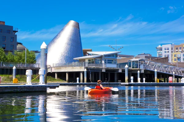 Tacoma downtown marina cam Müzesi ve kanocu. — Stok fotoğraf