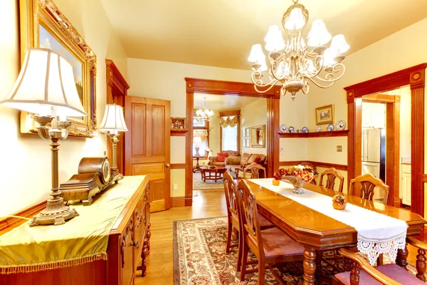 Historical American old house dining room with lots of wood. — Stock Photo, Image