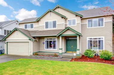 Classic new Northwest American large house exterior.