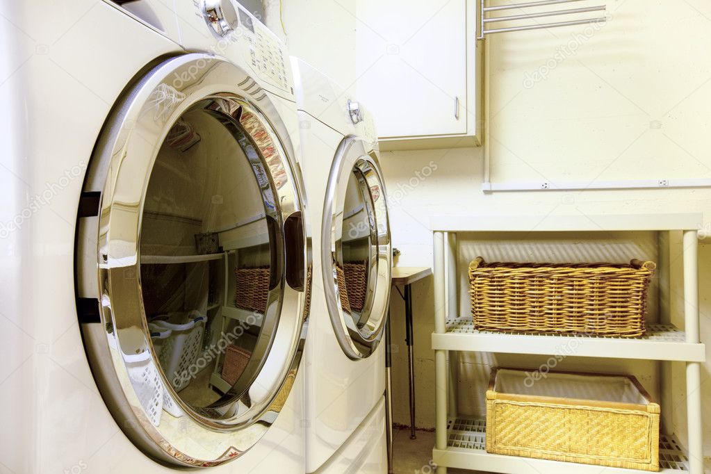 Laundry room with modern appliaces