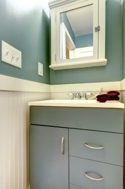 küçük banyo yenileme büyük renk çözüm