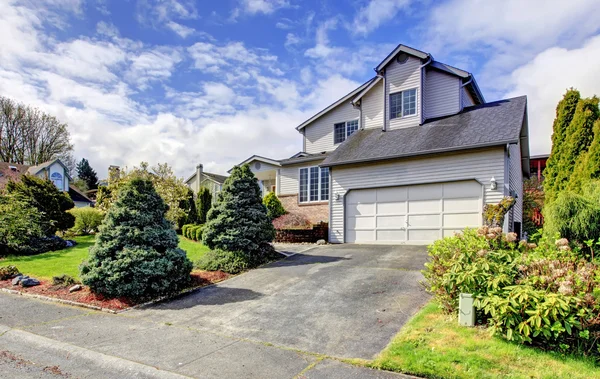 House drive way and curb appeal — Stock Photo, Image