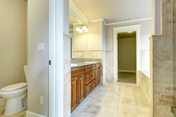 Bright bathroom with toilet — Stock Photo, Image