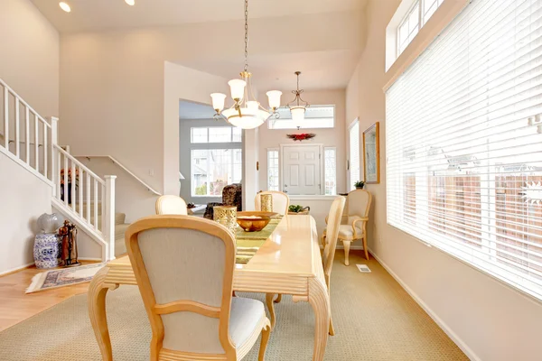 Great dining room design. Open wall design — Stock Photo, Image