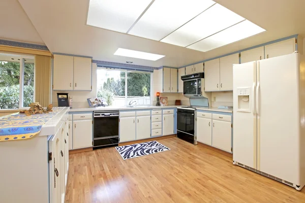 White large kitchen room — Stock Photo, Image