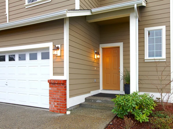 Clapboard siding house  entrance — Stock Photo, Image