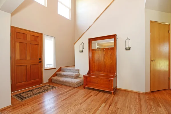 High ceiling entrance hall — Stock Photo, Image