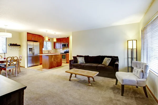 Living room design. View of the kitchen and dining area — Stock Photo, Image