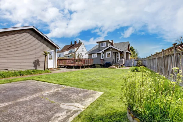 Blick auf den Hinterhof — Stockfoto