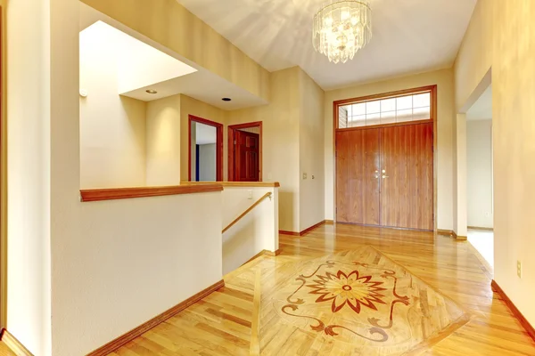 Entrance hallway with a desinged floor — Stock Photo, Image