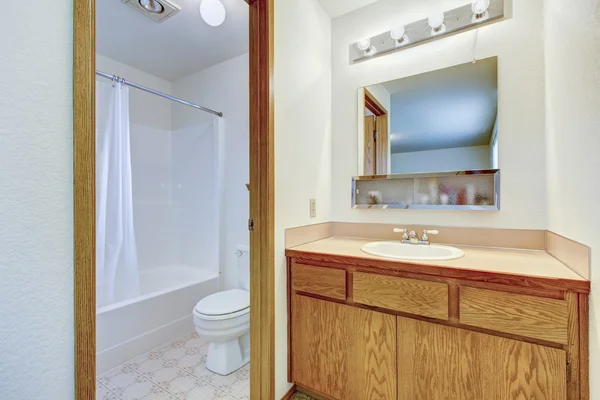 Bright bathroom wtih anteroom — Stock Photo, Image