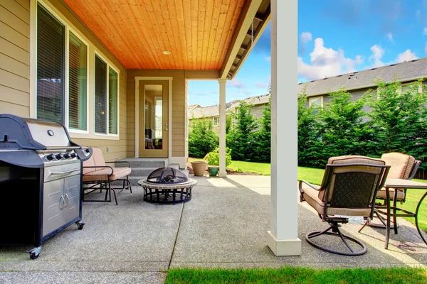 Arka bahçe veranda alan — Stok fotoğraf
