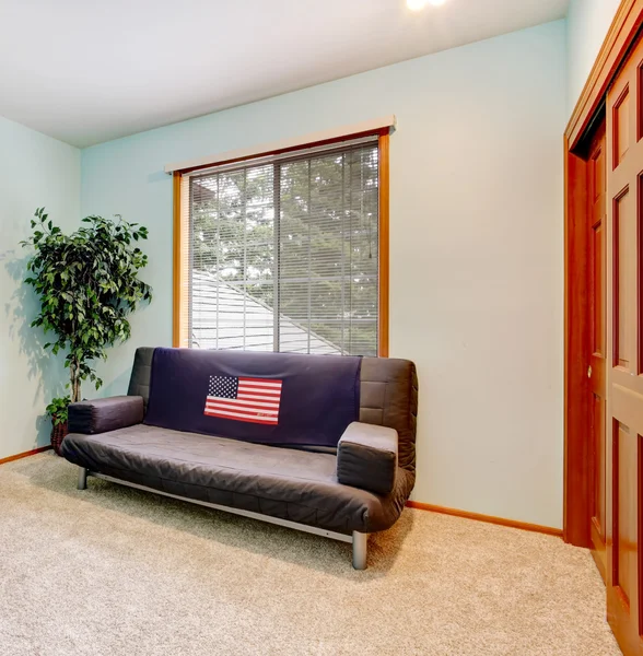 Cuarto de oficina con muebles antiguos . — Foto de Stock