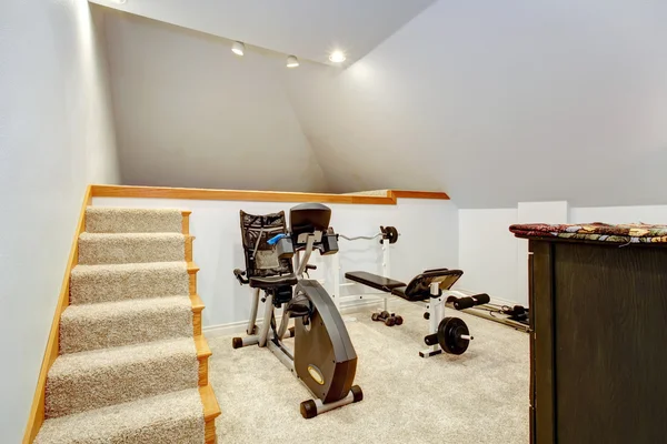 Kleiner Fitnessraum zu Hause — Stockfoto