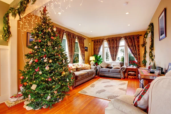 Living room on Christmas eve — Stock Photo, Image