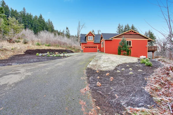 Casa esterna. Vista dal drive way — Foto Stock