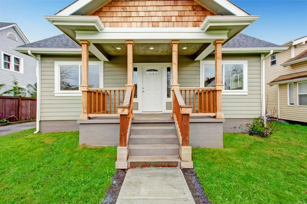 House exterior. Front porch view — Stock Photo, Image