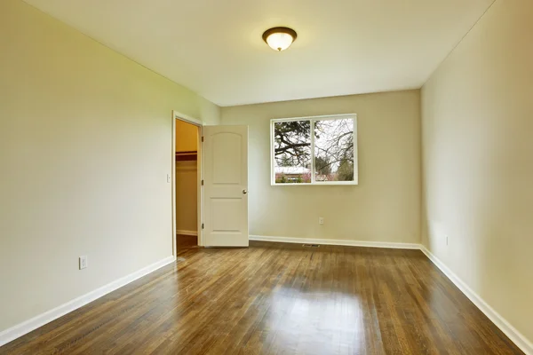 Empty room with window — Stock Photo, Image