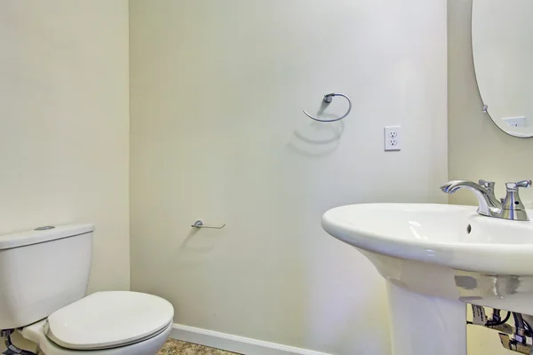 Jednoduchá koupelna interiér — Stock fotografie