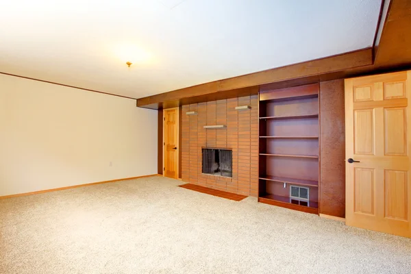 Empty room with fireplace — Stock Photo, Image