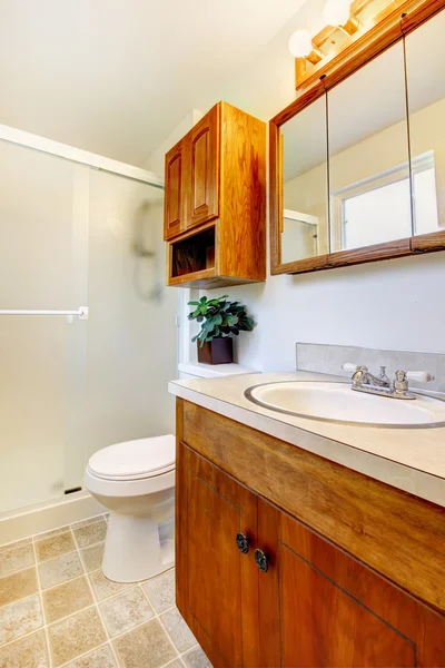 Interior kamar mandi sederhana — Stok Foto