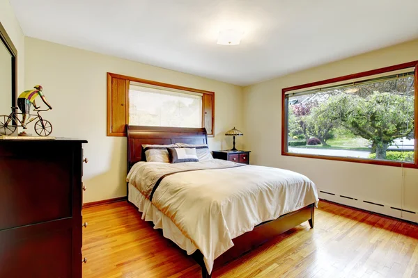 Elegant bedroom interior — Stock Photo, Image