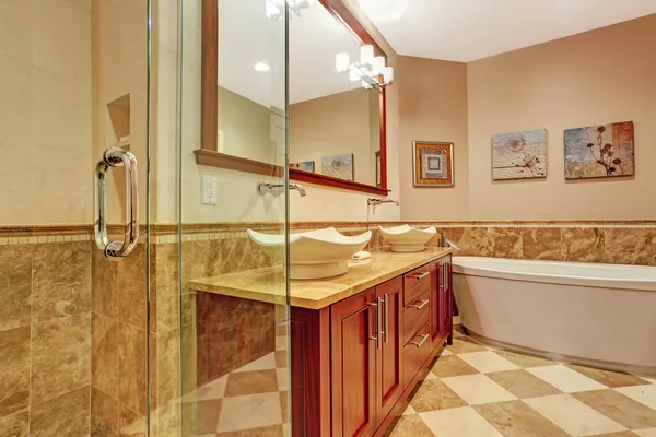 在柔和的棕色色调的现代浴室内 — 图库照片