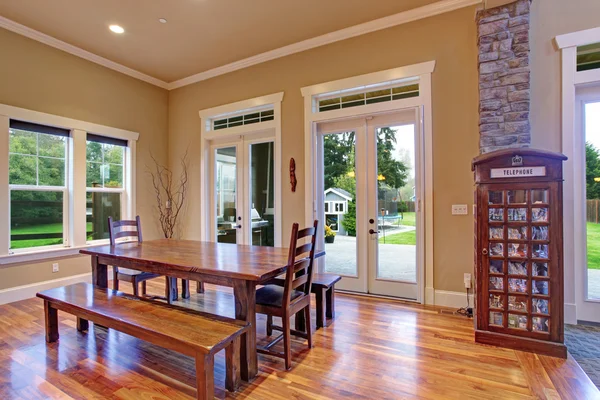 Dining room in luxury house — Stock Photo, Image