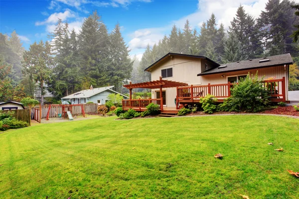 House exterior. Backyard view — Stock Photo, Image