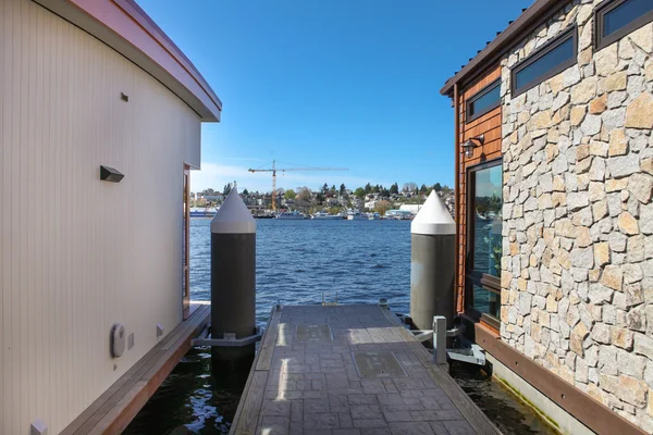 Lake union booat evleri ve göl ile deniz araçları. — Stok fotoğraf