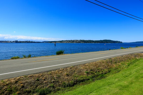 Port orchard. Puget sound a olympijské hory na slunečný den — Stock fotografie