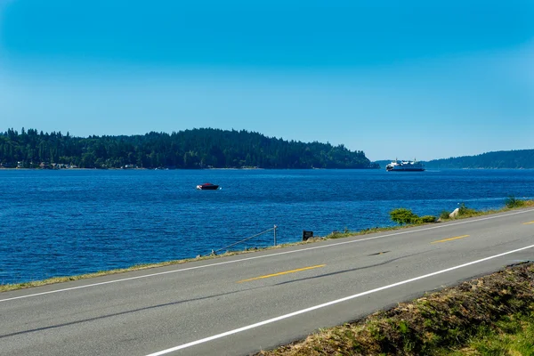 Port Orchard. Puget Sound and Olympic Mountains  on sunny day — Stok Foto
