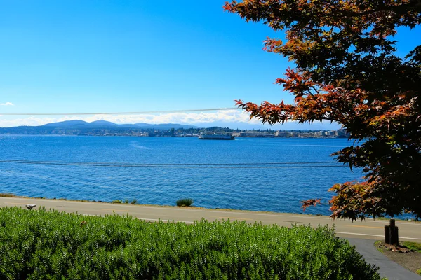 Quaker. Puget sound i góry w słoneczny dzień — Zdjęcie stockowe