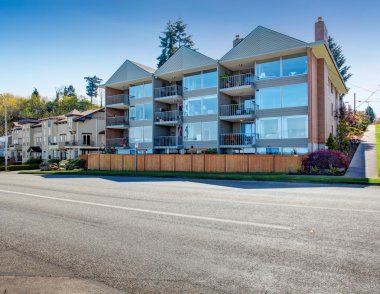Konut Bina dış. geçit ve driveway görünümü