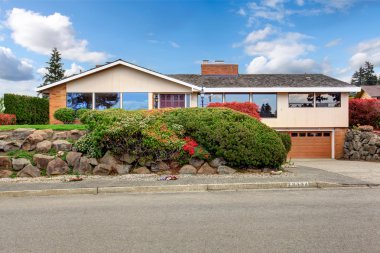 büyük modern ev ve itiraz frenlemek