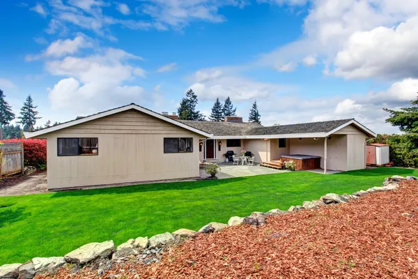 House exterior. Backyard view — Stock Photo, Image