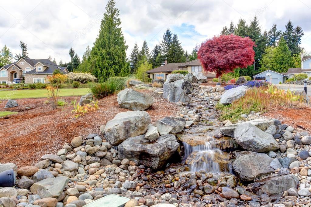 Beautiful landscape design for house front yard