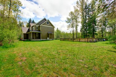 kırsal ev dış manzara ile