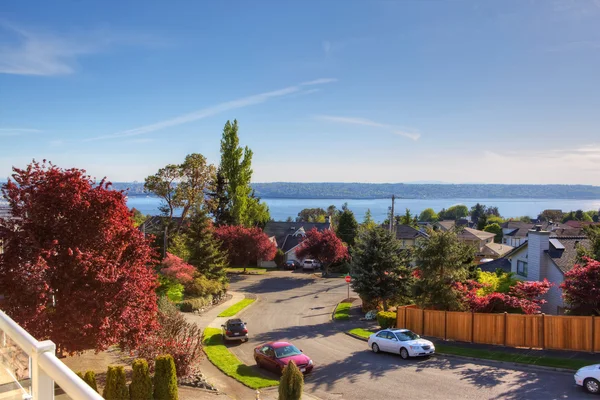 Aussichtsreiche Aussicht vom Haus Walkout Deck — Stockfoto