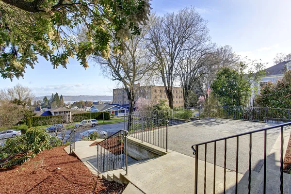 Walkout deck with concrete floor and railings — Stock Photo, Image