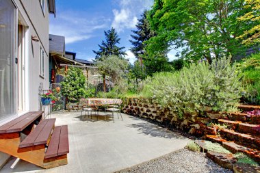 arka güverte masa ve peyzaj