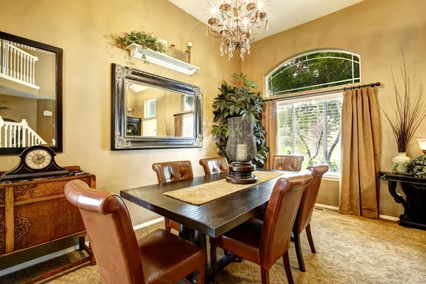 Ruang makan interior di rumah mewah — Stok Foto