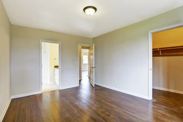 Interior del dormitorio principal vacío — Foto de Stock