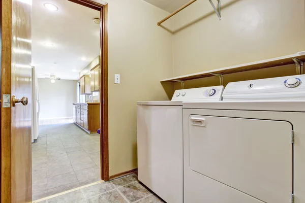 Small room with laundry appliances — Stock Photo, Image