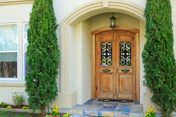 Luxe huis ingang veranda — Stockfoto