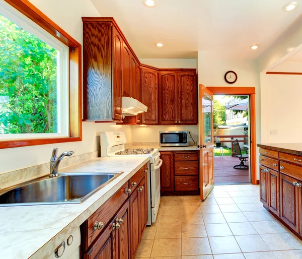 Paredes marfil con marron | interior de la casa vacía en suave color