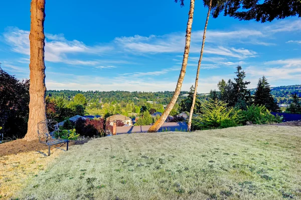 Zona de descanso del patio trasero con vista panorámica — Foto de Stock