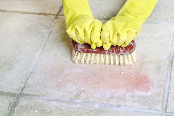 Scrubbing the floor — Stock Photo, Image