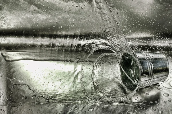 Emmer en water — Stockfoto