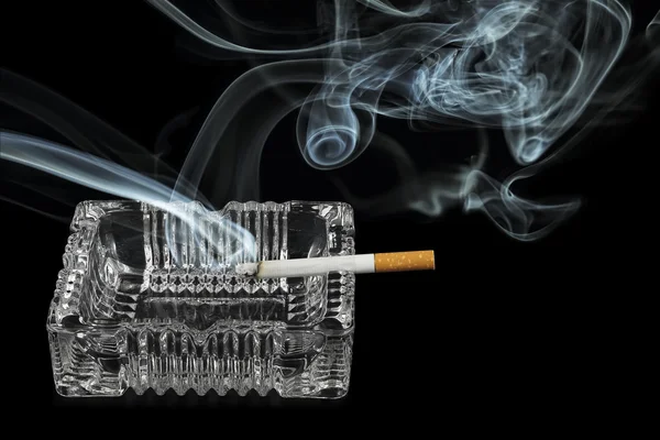 Zigarette angezündet — Stockfoto